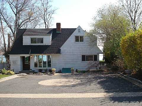 1st image of 634 Locust Ln