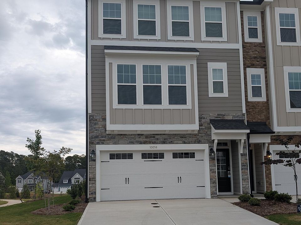 1st image of 10058 Secluded Garden Dr