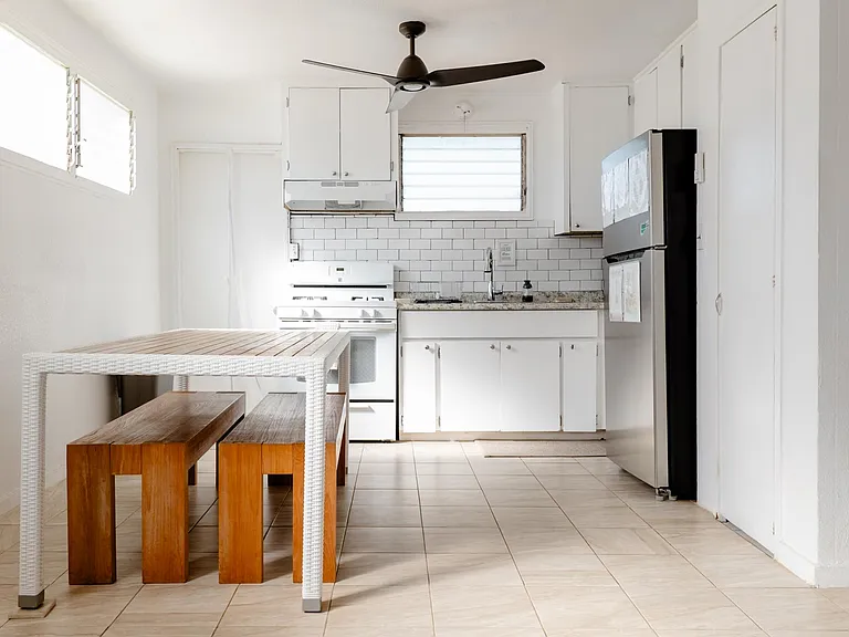 Enjoy your home cooked meals in our fully stocked kitchen!