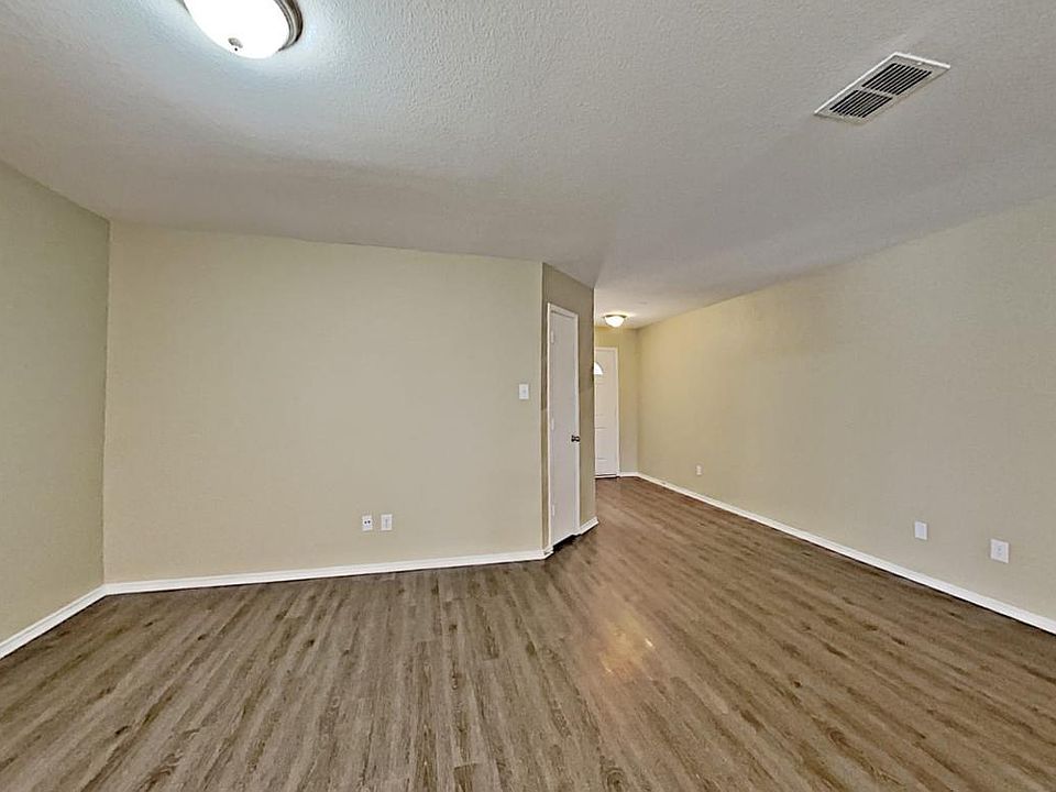1st image of 8089 Stowe Springs Ln #Townhouse 960-76002