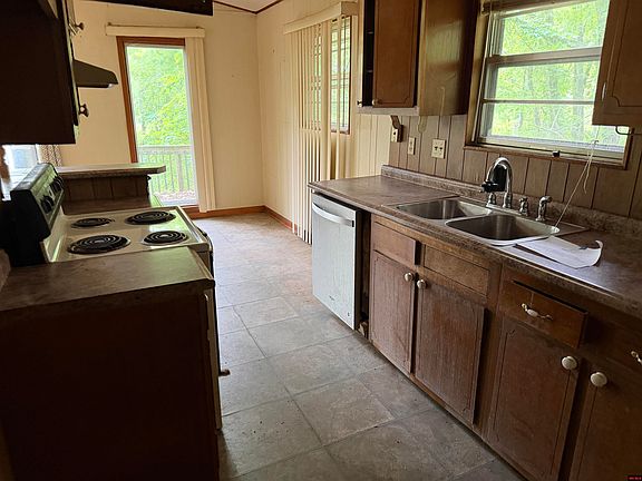 3rd image of 45 Monongahela Dr