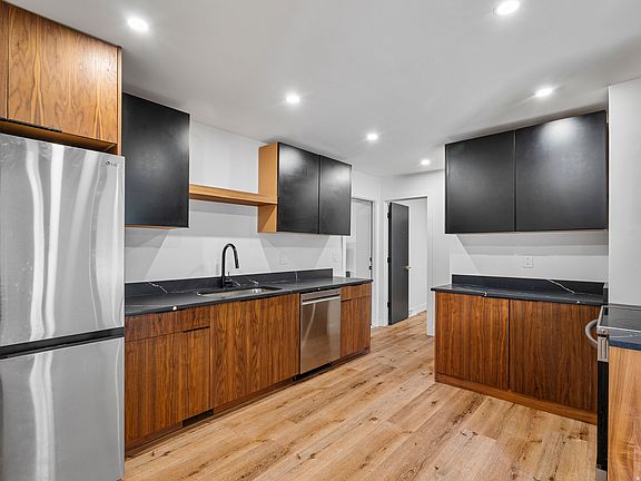 2nd image of 659 E Riviera Cir