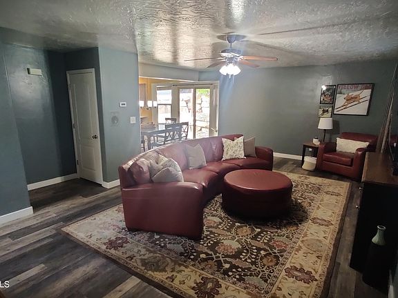 3rd image of 332 Waterside Rd