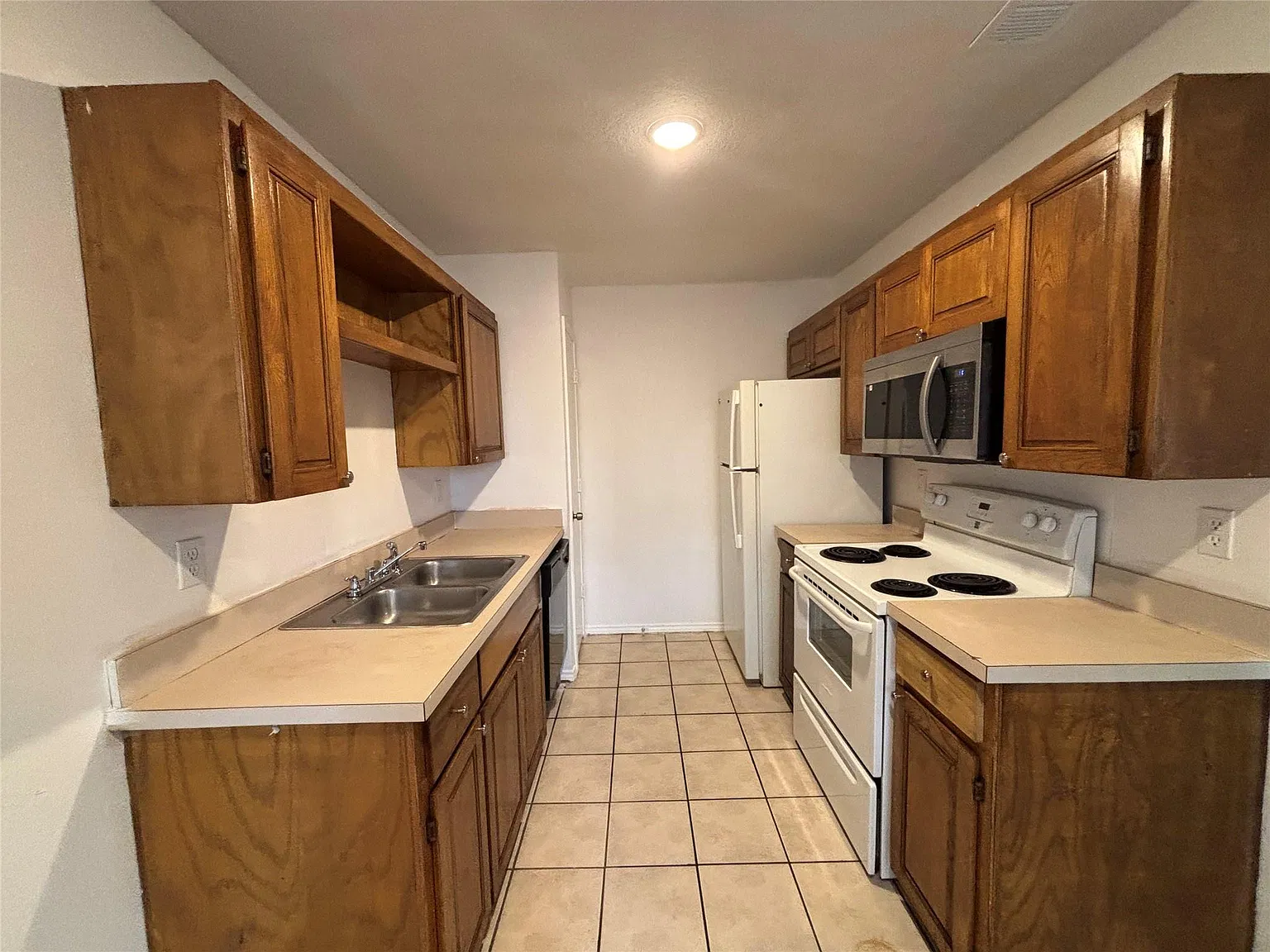 300 South Magnolia Street - Unit B — Photo 4