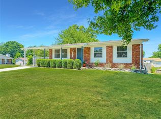 12075 Glengrove Dr, Maryland Heights, MO 63043