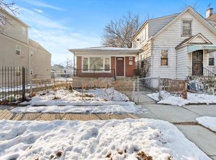 2031 W James St, Chicago, IL 60609