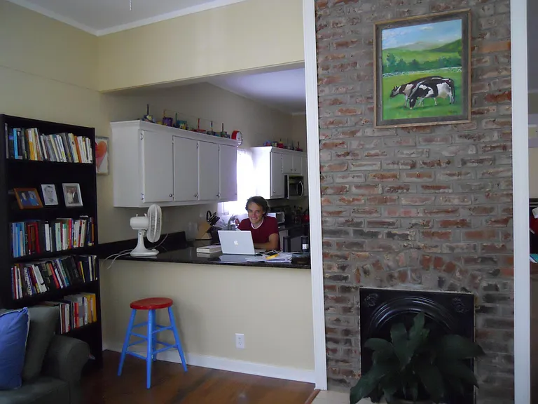 Living/kitchen.