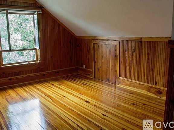 2nd image of 625 NE 1st St APT 8