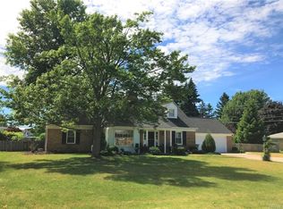 4262 Susan Dr, Williamsville, NY 14221