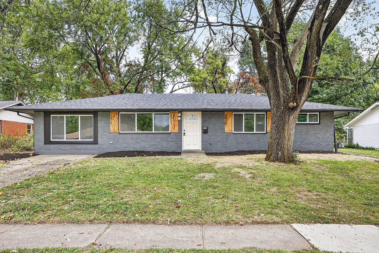 5660 Buenos Aires Blvd photo 1