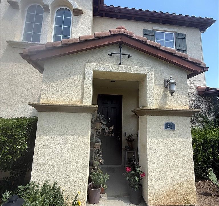1st image of 2750 E Oak Hill Dr Unit 21