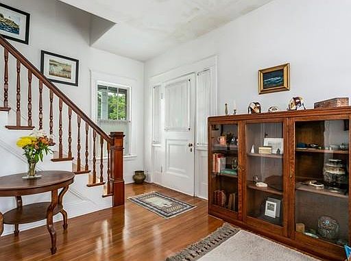 3rd image of 46 Hillcrest Ave