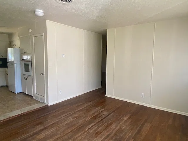 3 bed, 1215 sqft, $1,045 — Photo 3