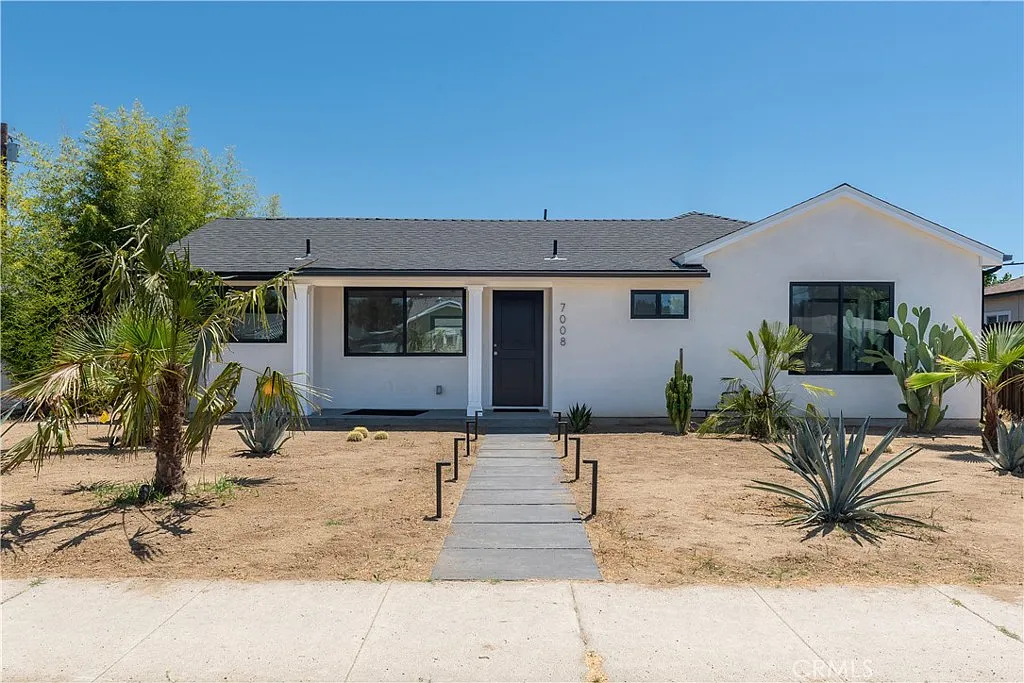 3 bed, 1100 sqft, $4,500 — Photo 2