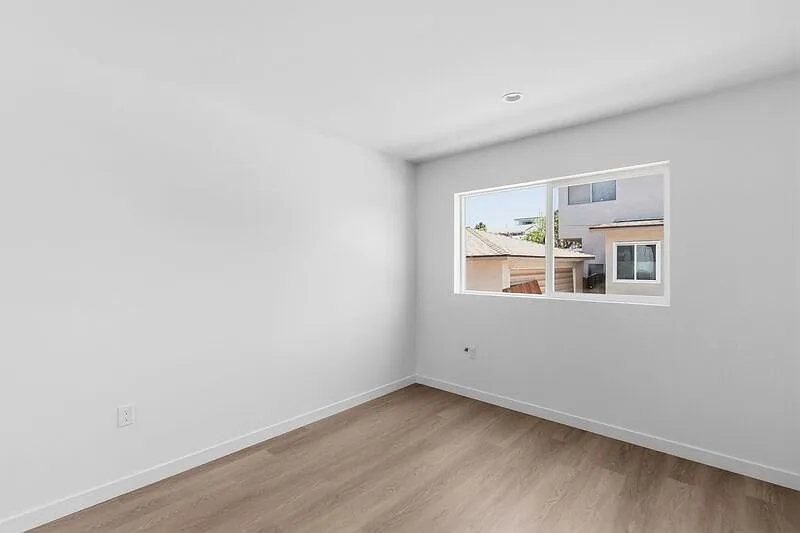 2 bed, 2.5 bath, 1092 sqft, $3,600 — Photo 4
