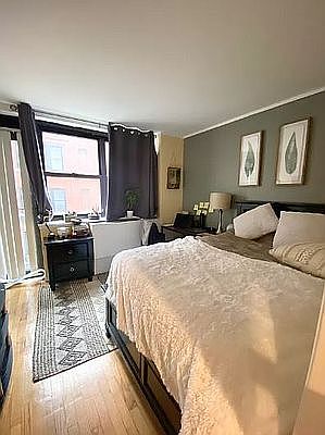 5th image of 207 E 37th St APT 4A