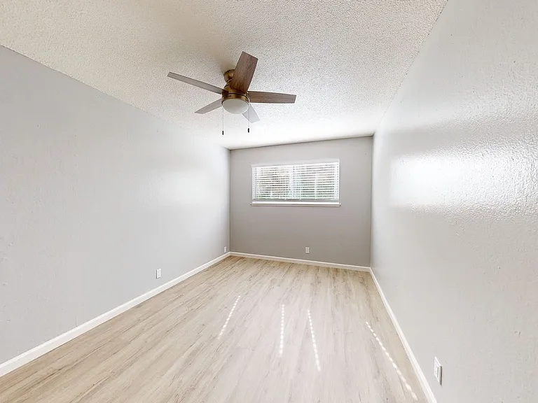 312 Rodeo Ave — Photo 22
