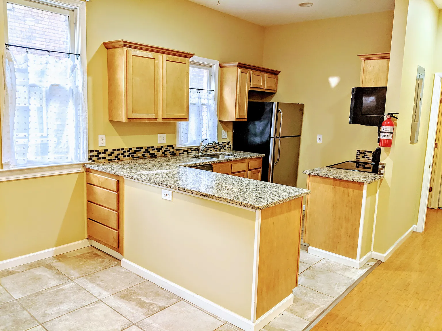 2 bed, 1100 sqft, $1,800 — Photo 3