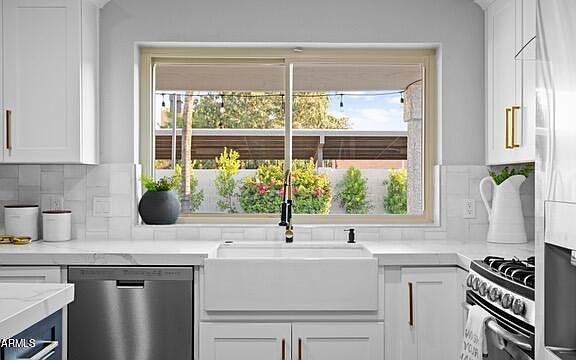 4th image of 5329 E GROVERS Avenue