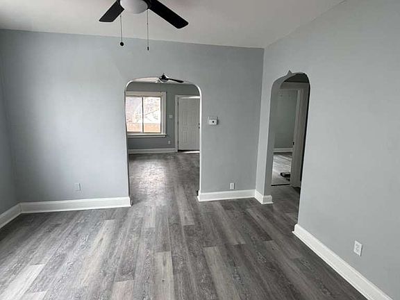 2nd image of 1119 Woodlawn Ave