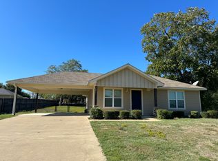 426 Martin St, Chandler, TX 75758