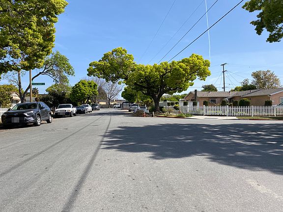 4th image of 2570 Sue Ave