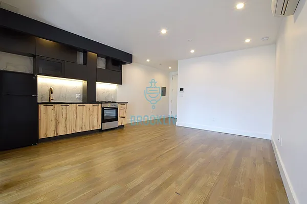 Rented by null | media 10