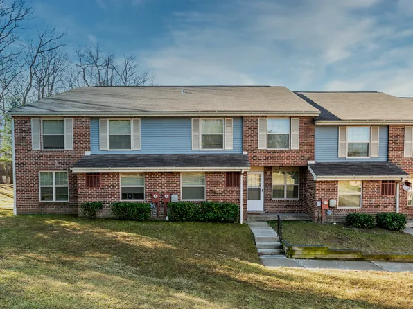 Spring Hill Apartments & Townhomes