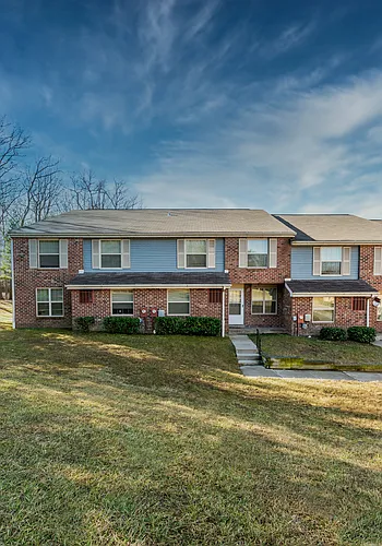 Spring Hill Apartments & Townhomes Photo 1