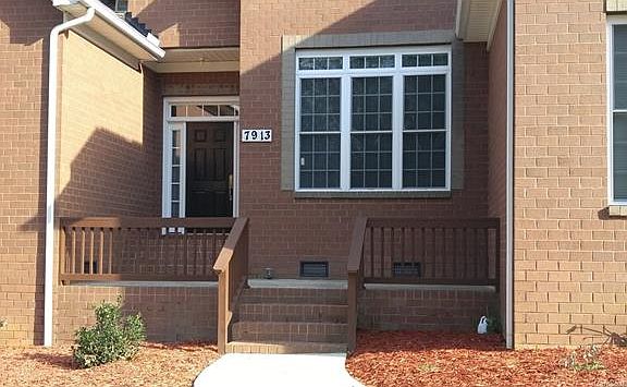 3rd image of 7913 Hickory Dr
