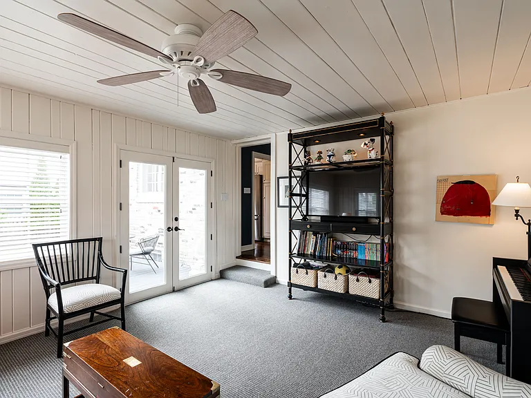 6014 N Kent Ave — Photo 12