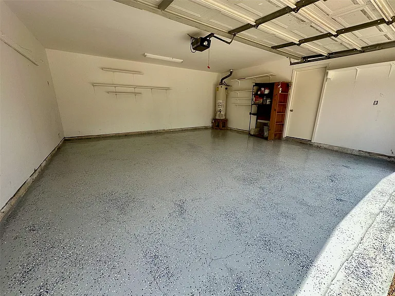 2711 Colony Dr — Photo 19
