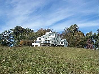 1st image of 802 Sunshine Farm Ln