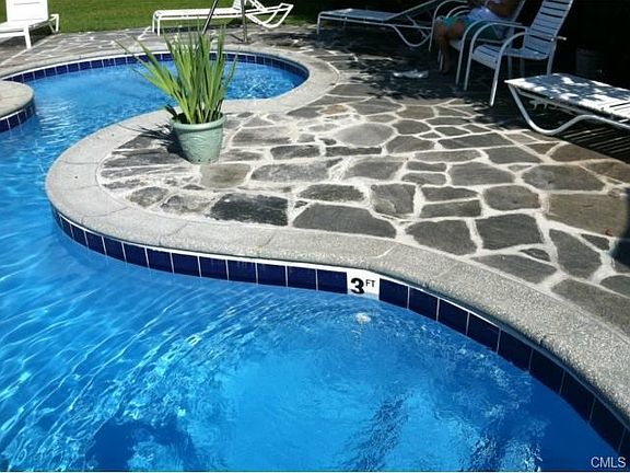 Talk about "inviting"! Some say Crown Court's pool is one o