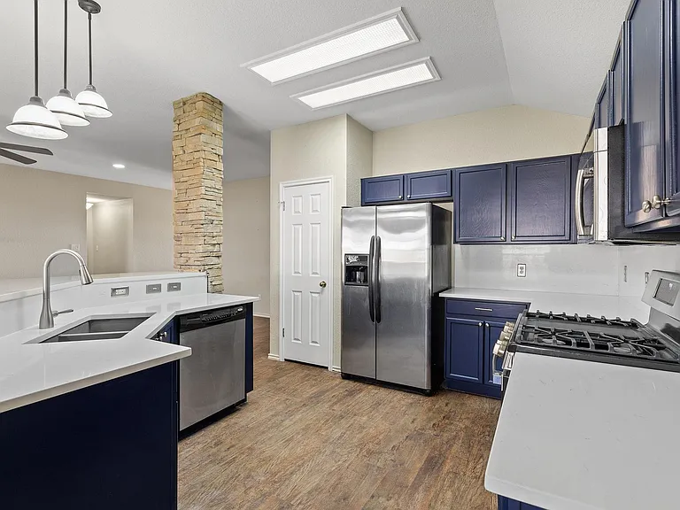 3812 Eagles Nest St — Photo 10