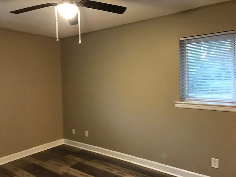 406 Montclair Blvd — Photo 16
