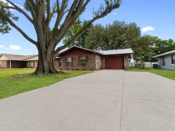 1010 N 11th St, Eagle Lake, FL 33839