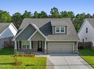 221 Madison Place Dr, Ocean Springs, MS 39564
