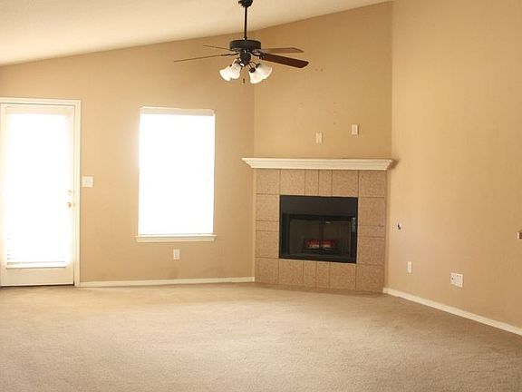2nd image of 3304 Tierra Jazmin Ln