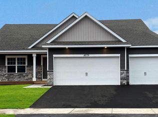 8275 Shire Trl, Woodbury, MN 55129