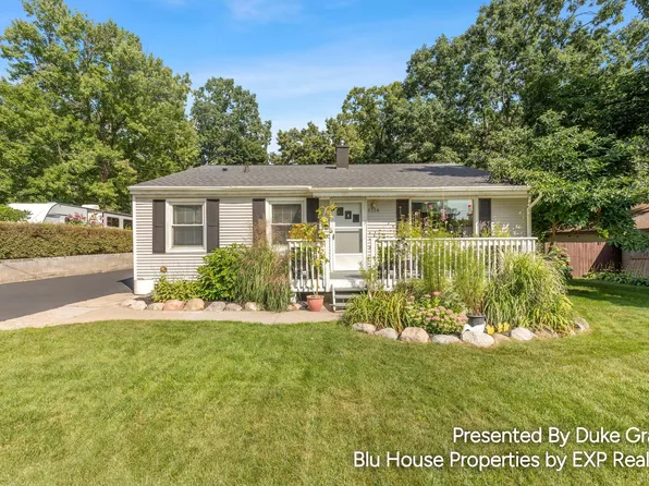 5228 Larkin Ave NE, Comstock Park, MI 49321