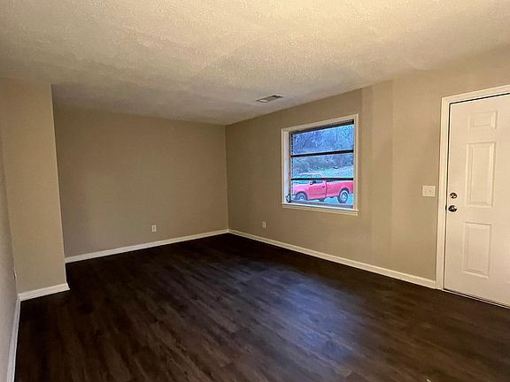 5th image of 1101 Enota Cir NE