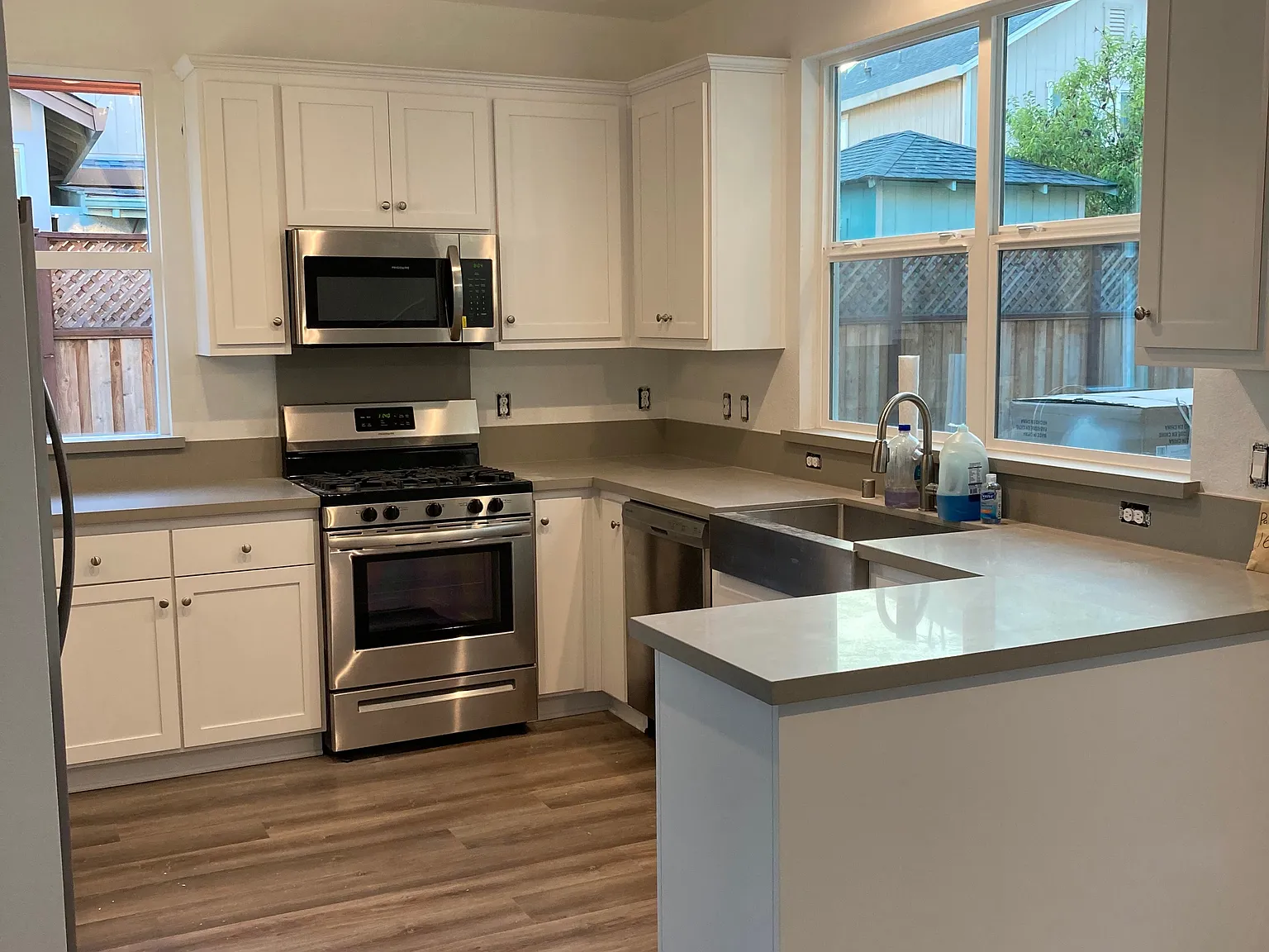 4 bed, 2.5 bath, 1600 sqft, $3,600 — Photo 4