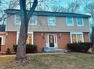 14964 Water Ridge Ct, Chesterfield, MO 63017