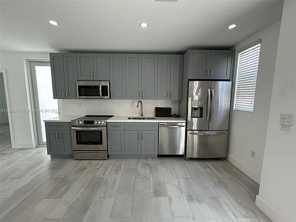 2nd image of 3823 Thomas Ave