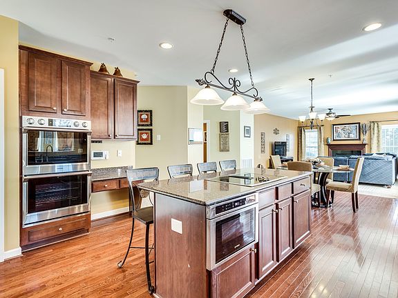 3rd image of 5214 Trotters Glen Dr