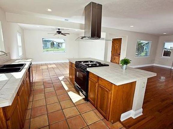 4th image of 1204 Los Robles Blvd