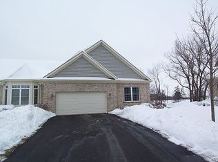 3013 Harrow Gate Dr, Woodstock, IL 60098