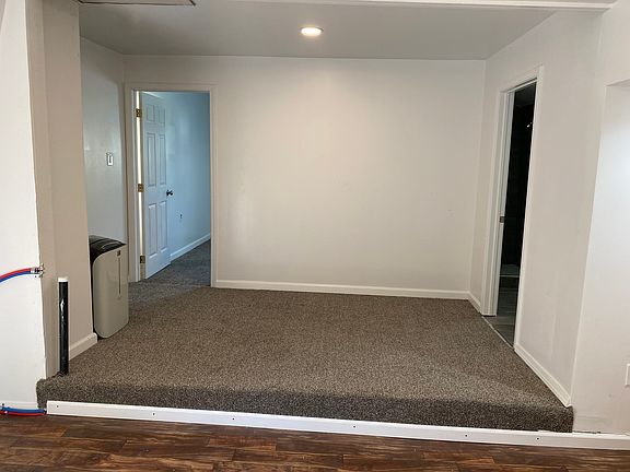 3rd image of 909 North Ave Floor 2