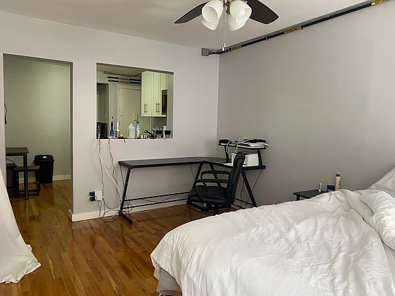 5th image of 420 E 10th St APT 5D